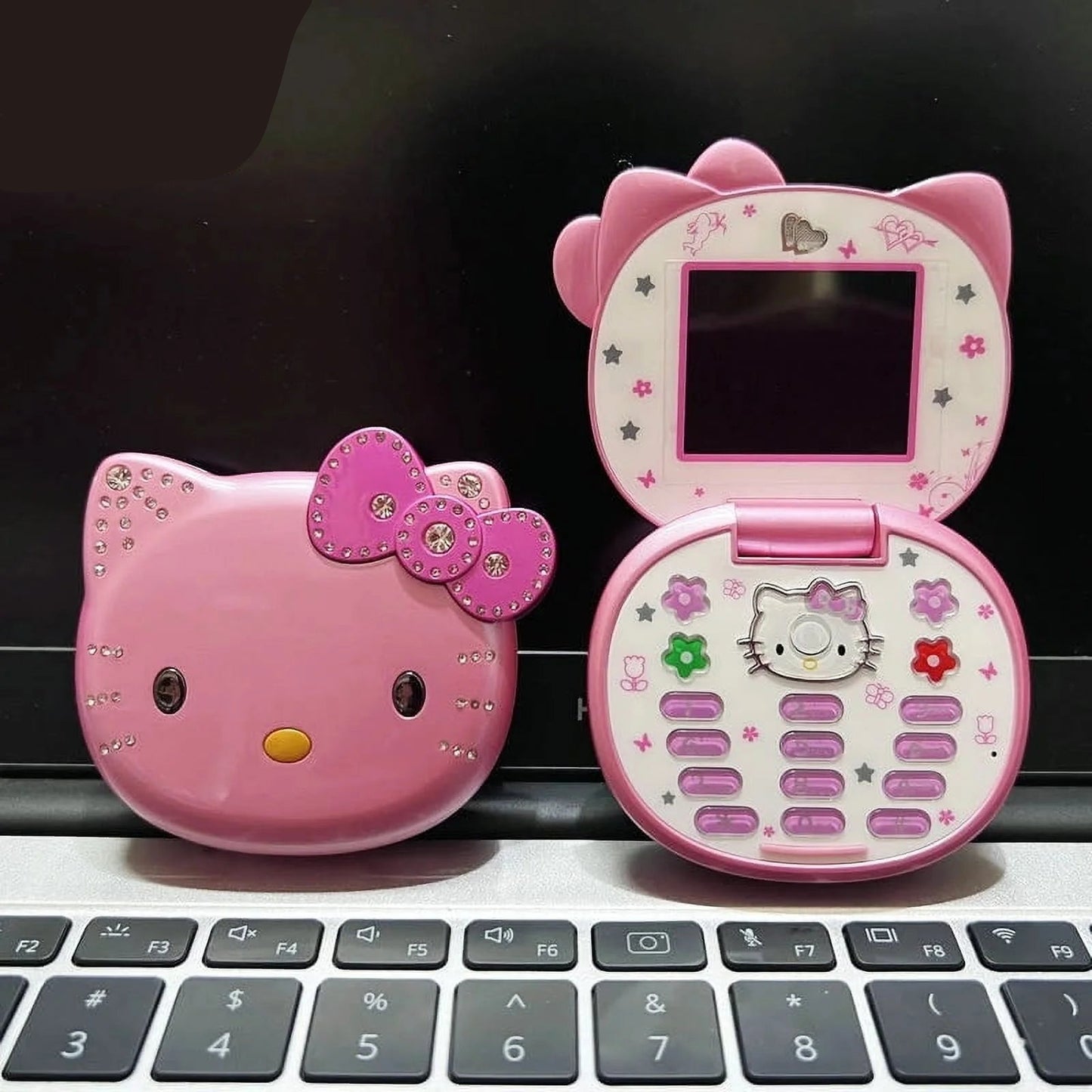 Hello Kitty Kawaii K688 Flip Phone