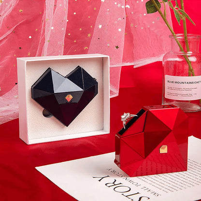 HEART-SHAPED DIAMOND JEWELRY BOX