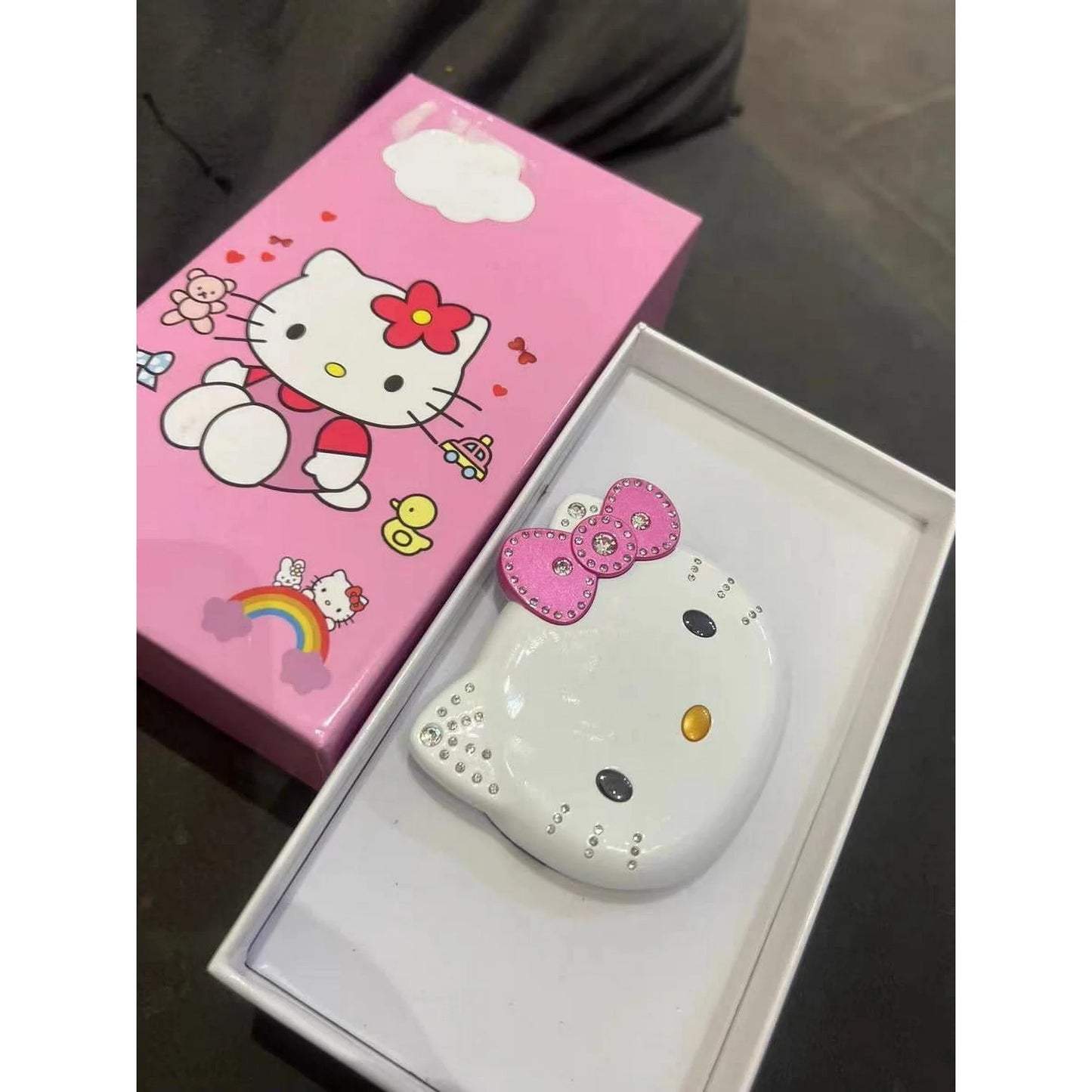 Hello Kitty Kawaii K688 Flip Phone