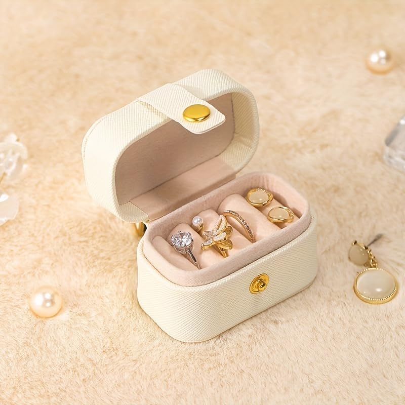 4Pcs Rings And Leather Jewelry Storage Box