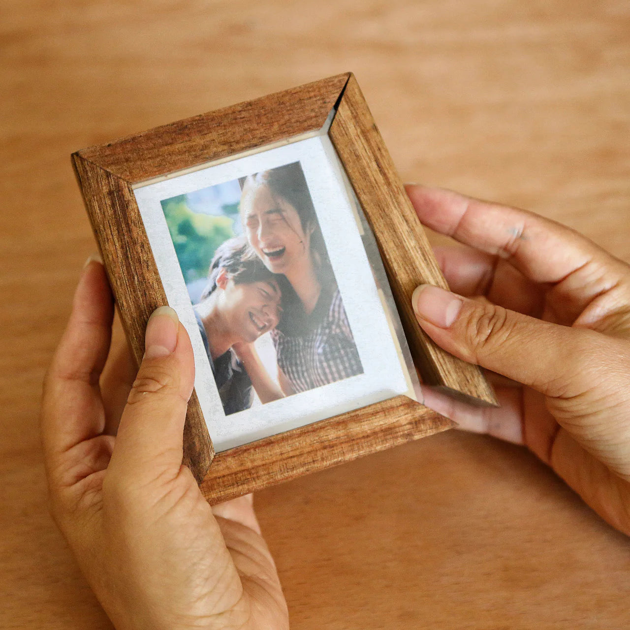 Photo Frame Magnet, Self-Adhesive Refrigerator Magnet Frame for Instant Photos Storage